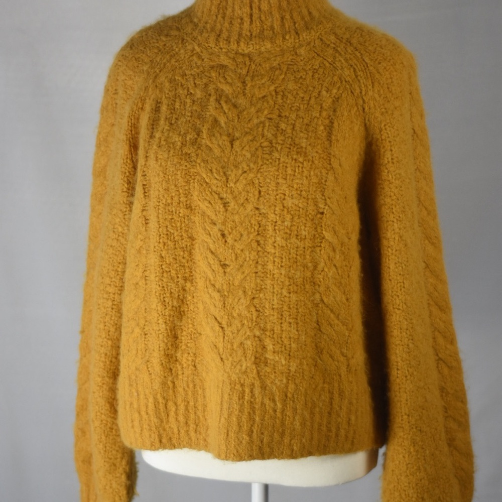 Aritzia Sunday Best Melly Sweater - Picture 6 of 8